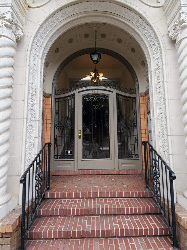 Primary Photo - 2800 Filbert St