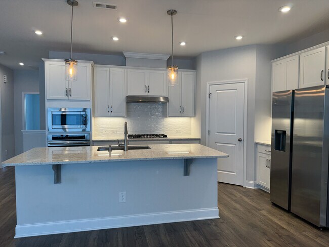 Building Photo - 2202 Rooster Spur Ct