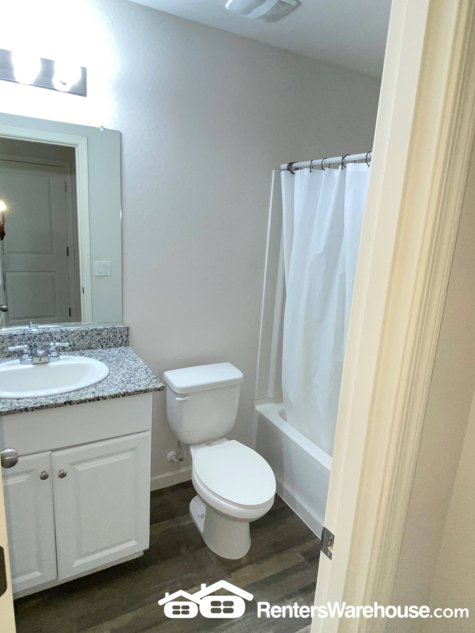 Building Photo - 335 Watson Pl