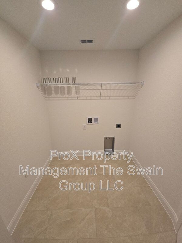 Building Photo - 803 Allison Pl