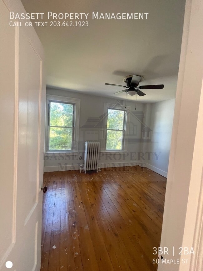 Building Photo - 60 Maple St