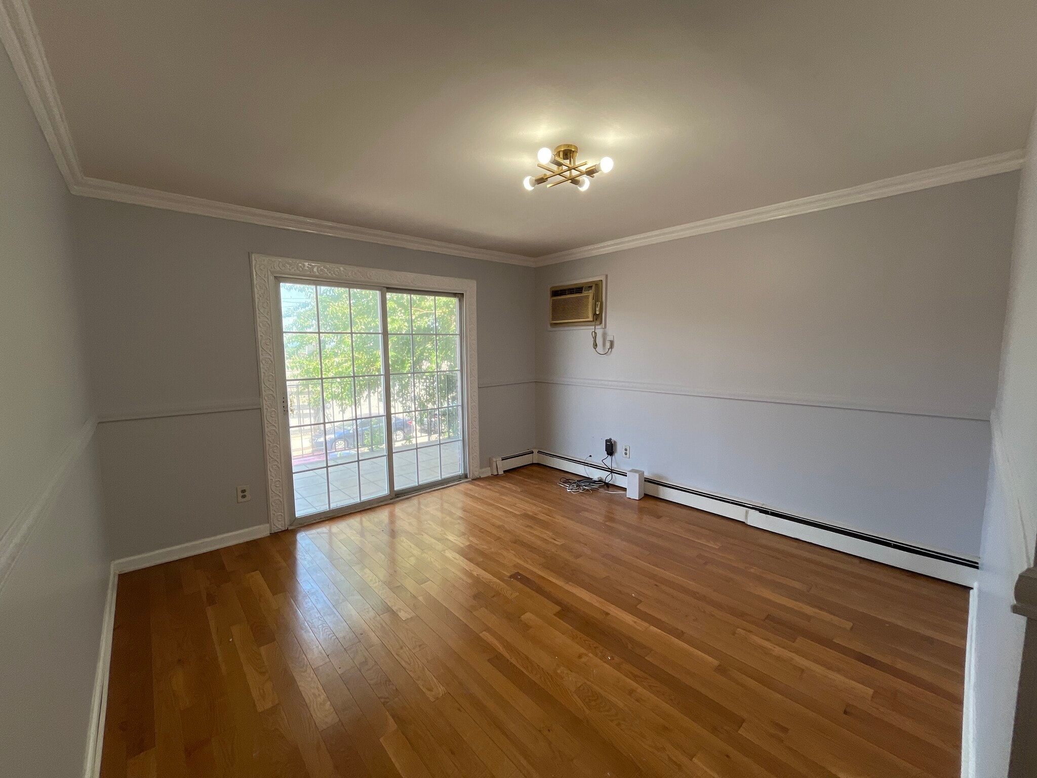 Dining room - 20 Western Ave