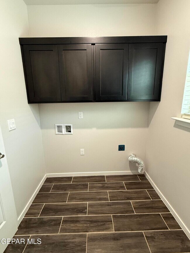 Building Photo - 804 Blingwood