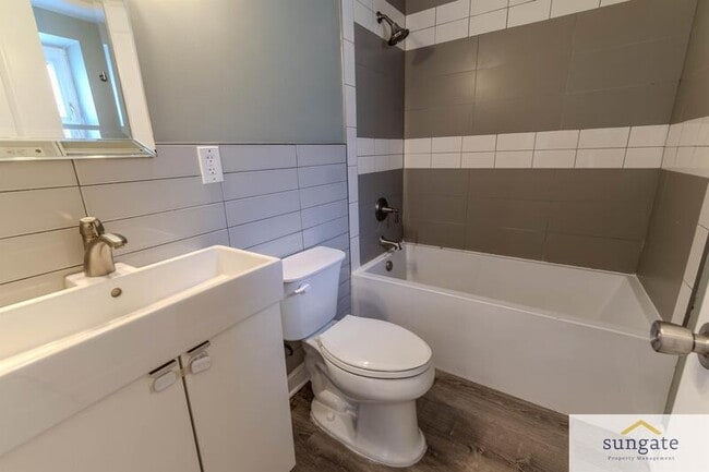 Building Photo - 624 Military Ave