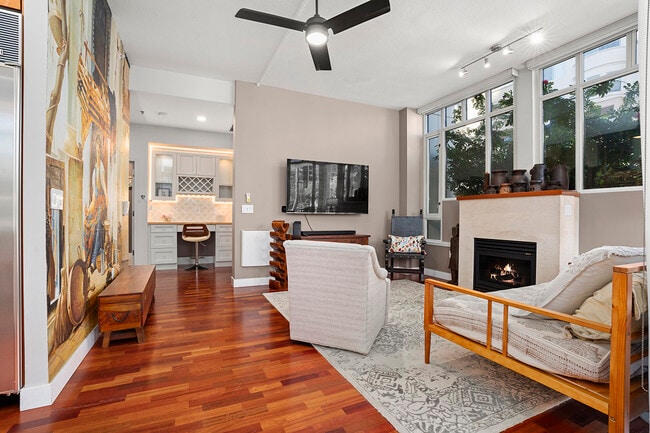 Building Photo - 686 Kettner Blvd