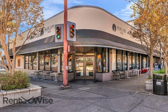 Building Photo - 734 Chestnut St