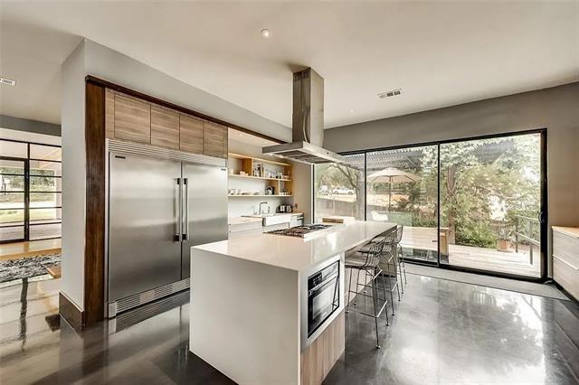 Building Photo - 8542 Meadowbrook Dr