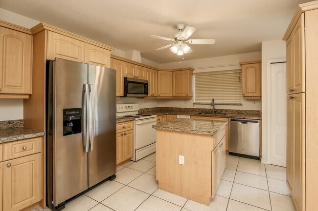Building Photo - 4145 SW 84th Ct
