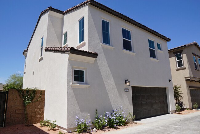 Building Photo - 41515 Stanford Rd