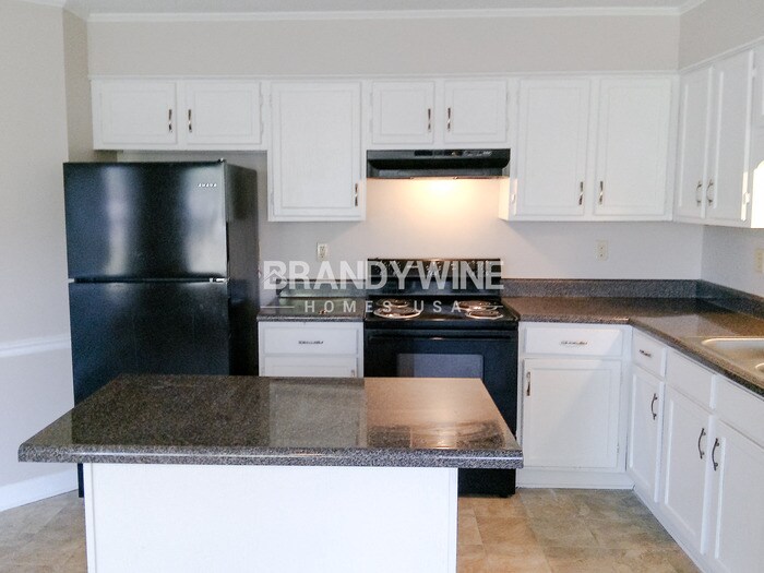 Building Photo - 4454 Mayo Ave