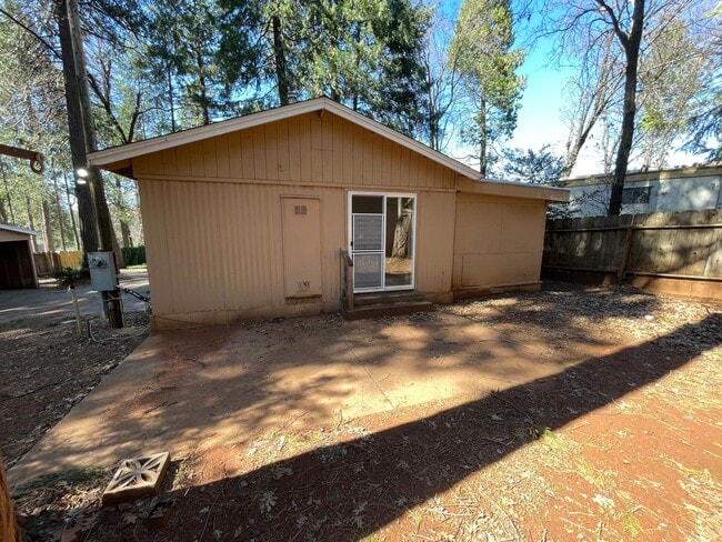 Building Photo - 2 Bedroom one bath Manufactured home on Cul De Sac