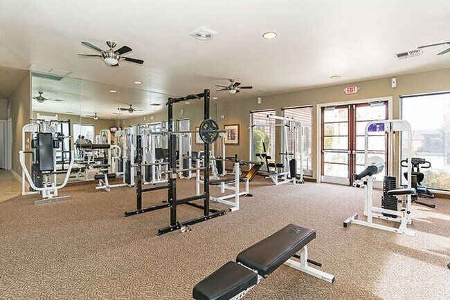 Building Photo - NW Reno Luxury 3 Bedroom Condo - Fitness Center, Pool, Club House