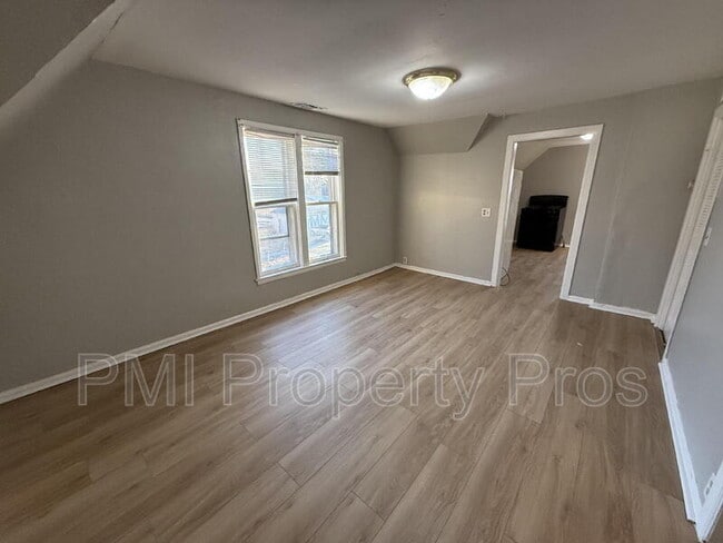 Building Photo - 3806 W Rohr Ave