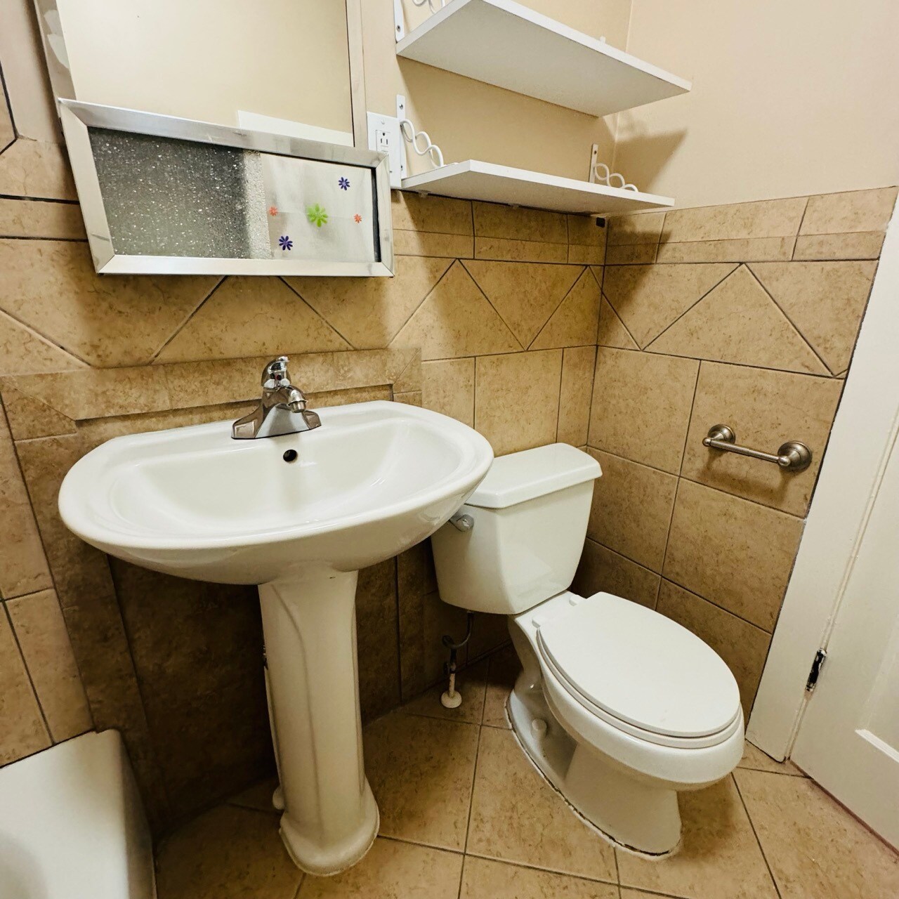 Building Photo - 732 S 900 E