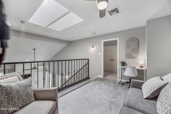 Building Photo - 1717 E Union Hills Dr