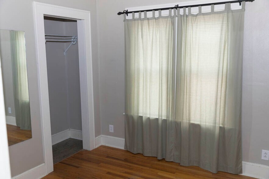 Bedroom 2 - 31 Clarendon St