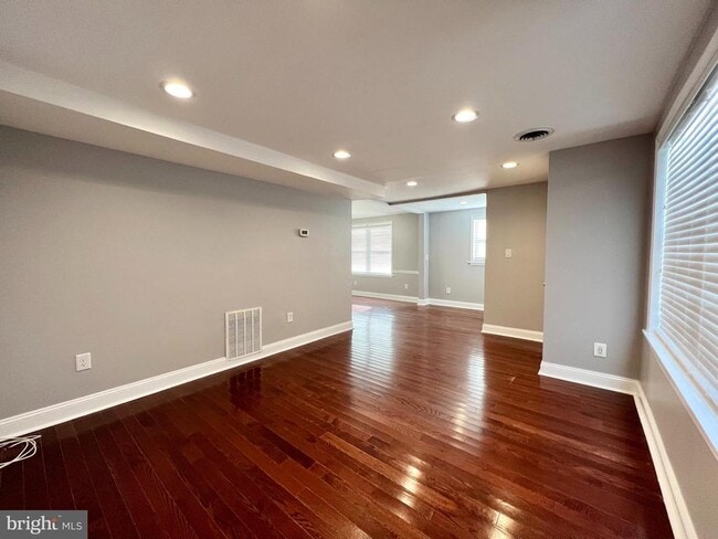 Building Photo - 6833 Standish Dr