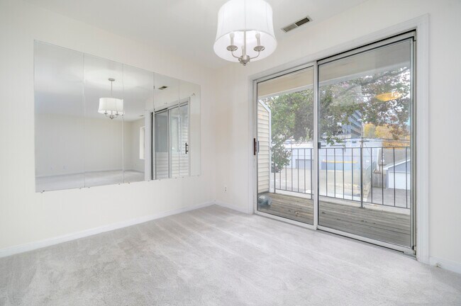 Building Photo - 170 Forest St