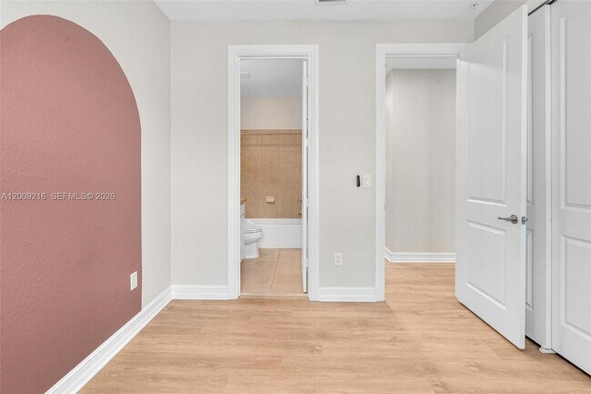 Building Photo - 11541 SW 15th Ave