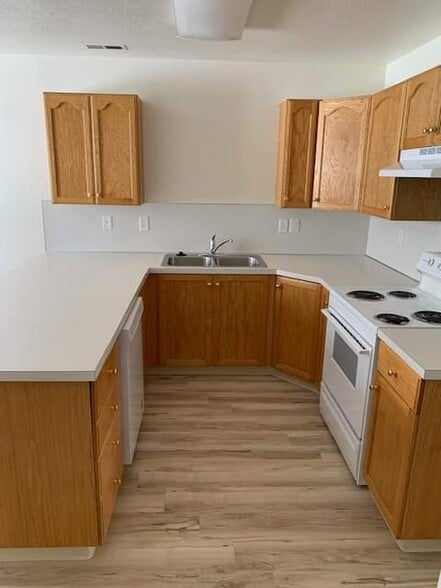 Building Photo - 416 W 400 N