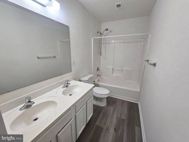Building Photo - 124 Bay Hill Ln
