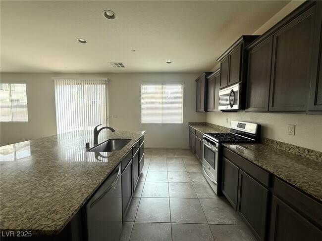 Building Photo - 2229 Mundare Dr