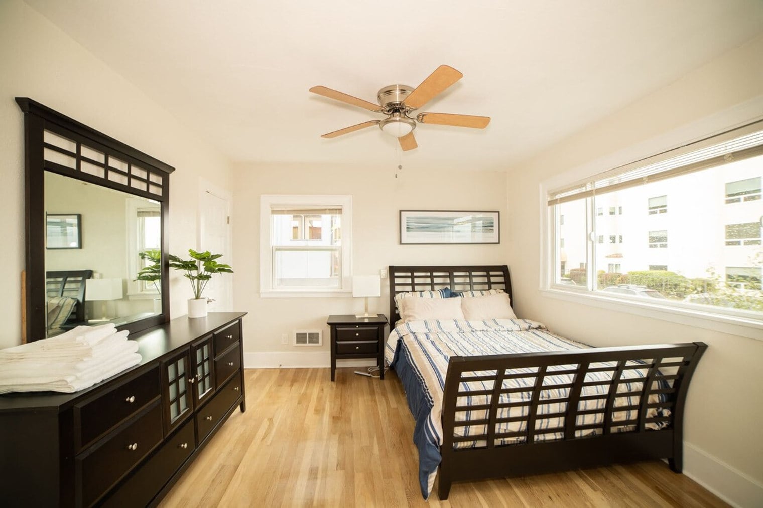 Building Photo - 2428 Alki Ave SW