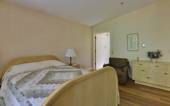 Building Photo - Incline Village: Condo - 2 Bedrooms, 2.5 Bathrooms, 1 Car Garage, Low Elevation, Walk to Lake.