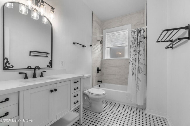 Building Photo - 409 W Gaulbert Ave