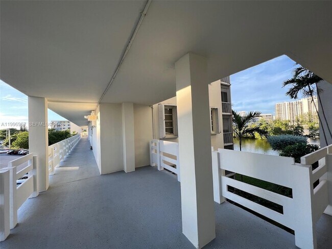 Building Photo - 3030 Marcos Dr