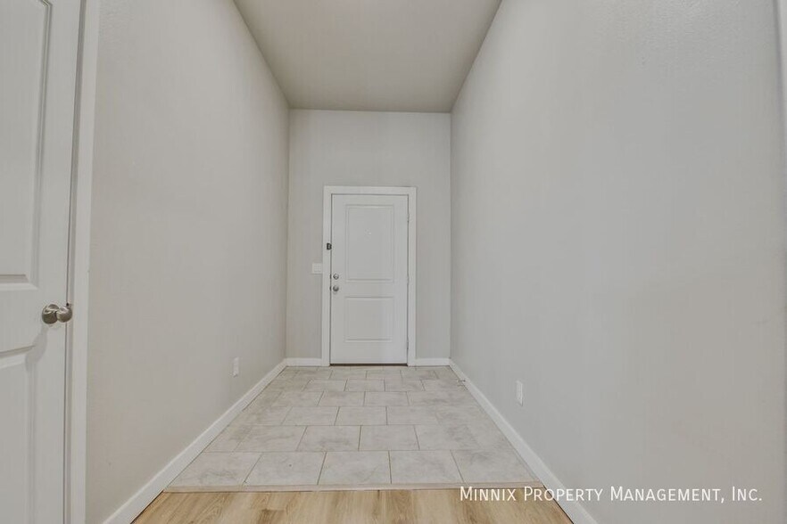 Building Photo - 13407 Ave. R-1(FS)