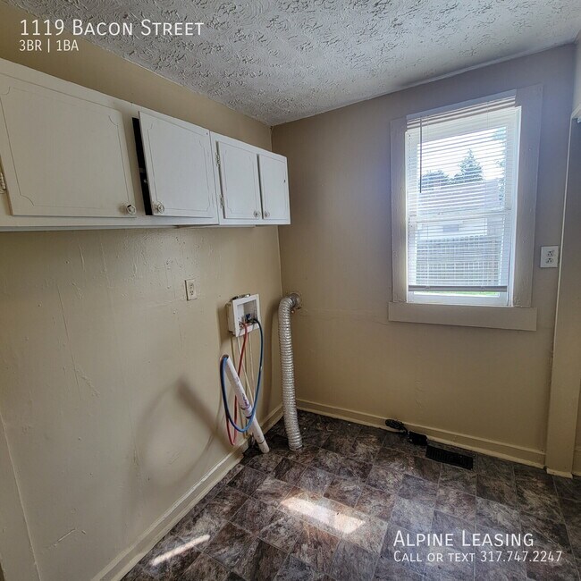 Building Photo - 1119 Bacon St