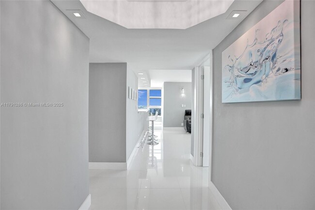 Building Photo - 1620 S Ocean Blvd