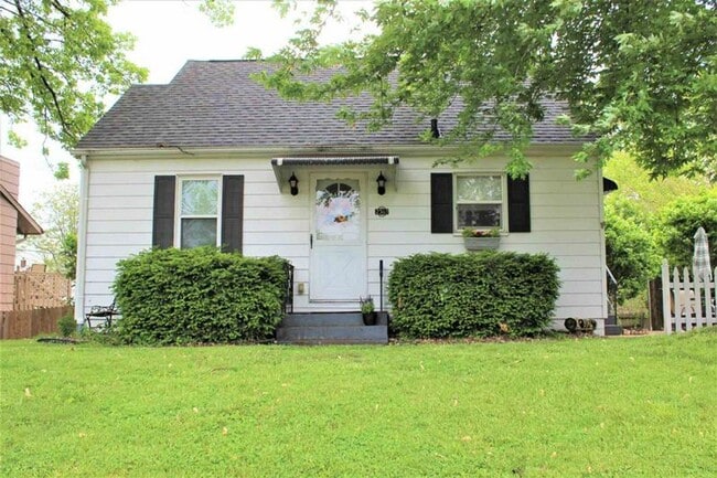 Primary Photo - 3 bedroom in the Heart of Moline
