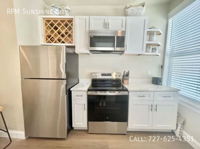 Building Photo - 7700 Boca Ciega Dr