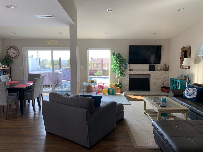 Building Photo - DEL CERRO SINGLE LEVEL DETACHED 3BR/2BA HO...