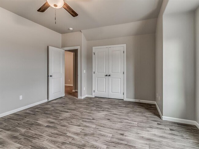 Building Photo - 600 Mirano Ln