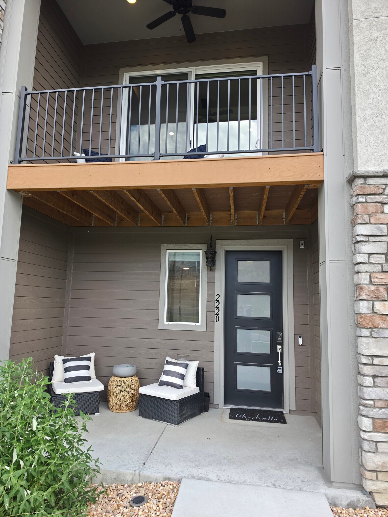 Front door and patio closeup - 2220 S McIntyre St