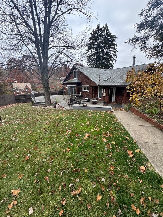 Primary Photo - Spacious Private Oasis - 3 Bedroom 2 Bathr...