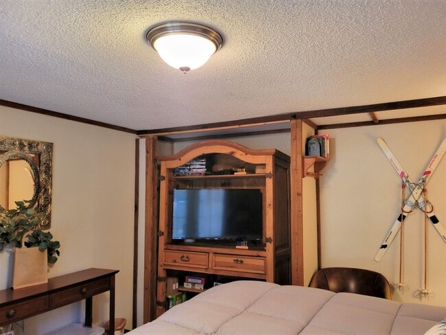 Building Photo - 308-310 Brady Canyon Rd