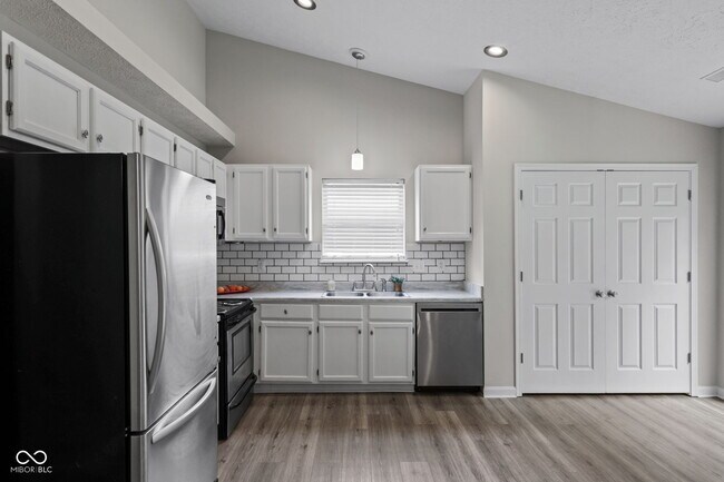 Building Photo - 6815 Cherry Laurel Ln