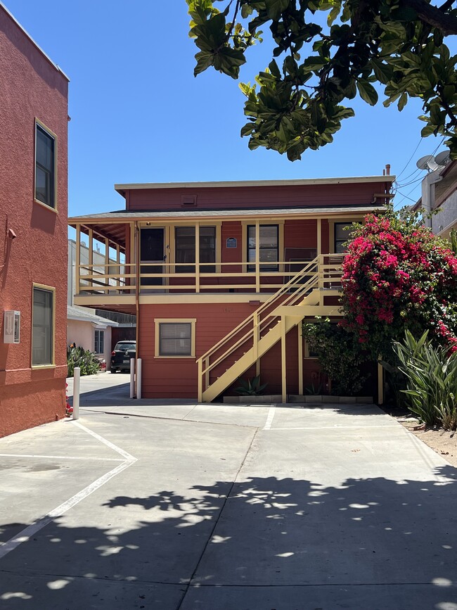 Building Photo - 1424 E Florida St