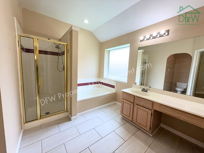 Building Photo - Charming Single-Story Home with Fireplace & Island Kitchen in Cedar Hill!