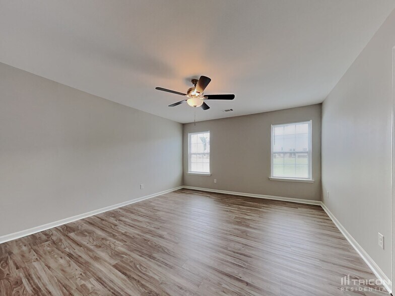 Building Photo - 2430 Dewey Creek Ln