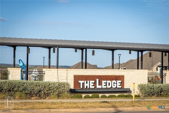 Building Photo - 2263 Bluewood St