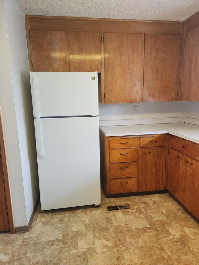 Building Photo - b1810