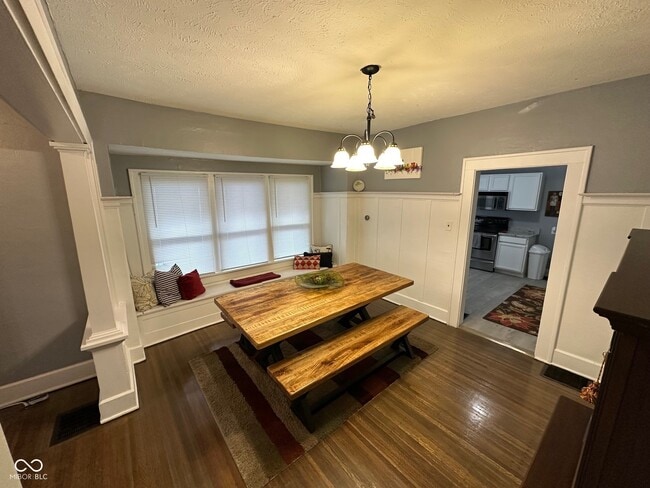 Building Photo - 4130 Rookwood Ave