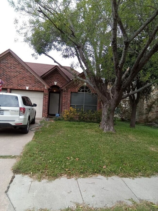 Primary Photo - 1304 Garden Path Dr