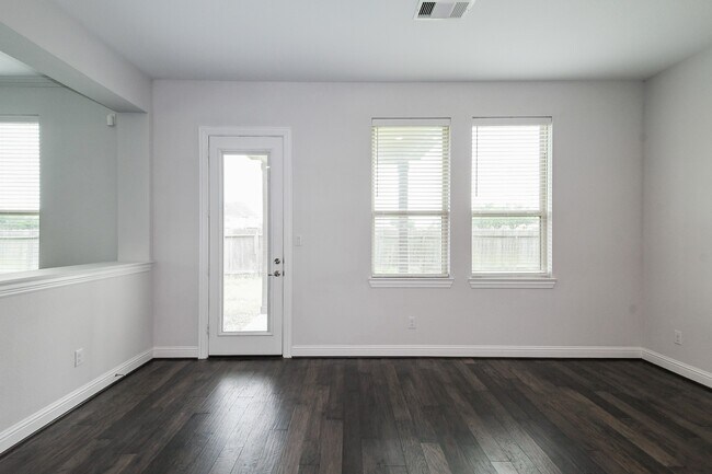 Building Photo - 3802 W Vicksburg Estates Dr
