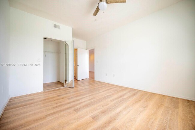 Building Photo - 5554 Metrowest Blvd